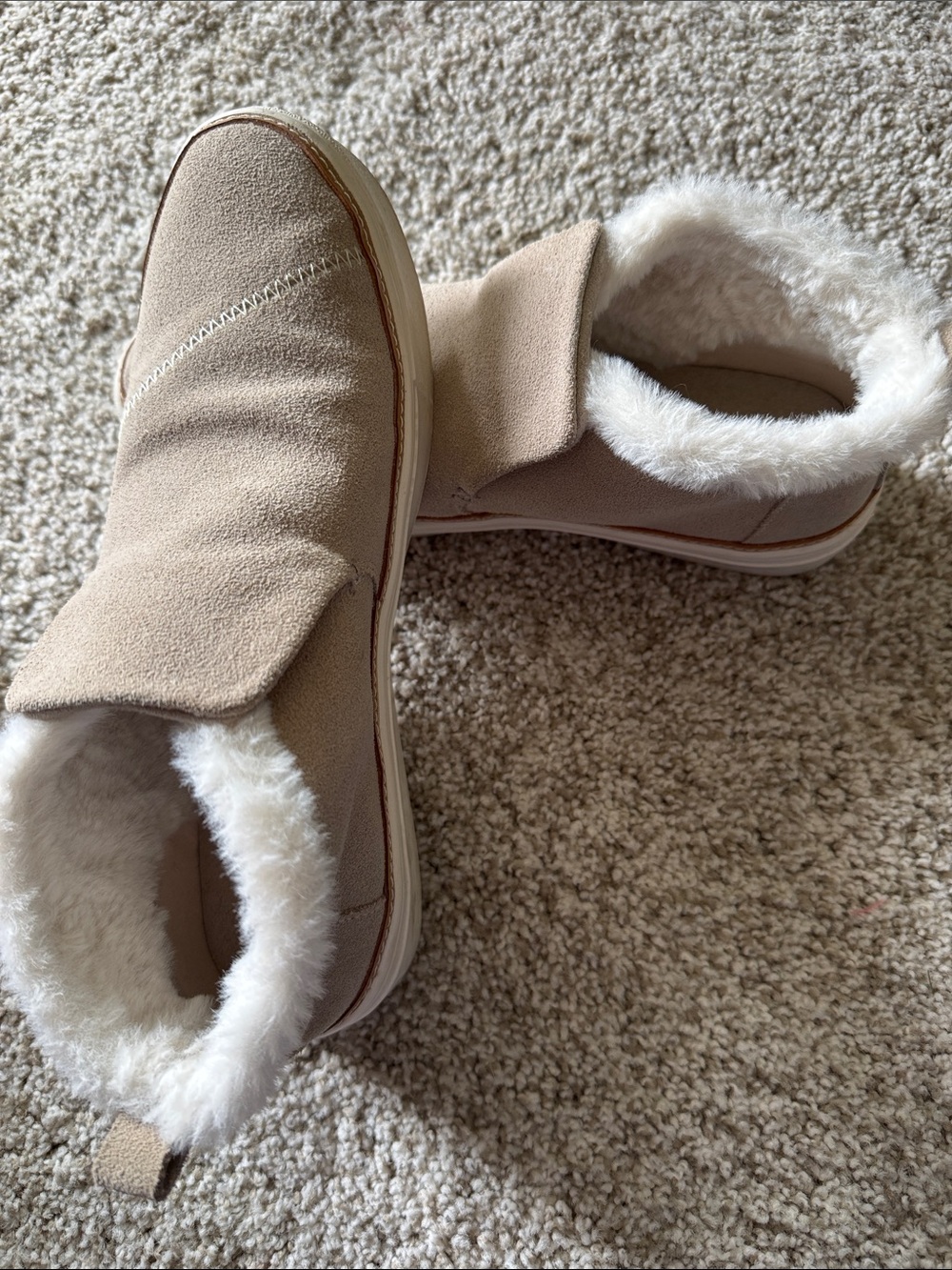 Tom’s Women's Cozy Faux-Shearling Slip-On boots - Beige